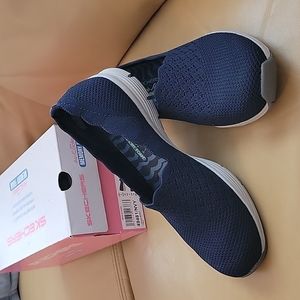 Skechers Navy mesh casual shoes size 9